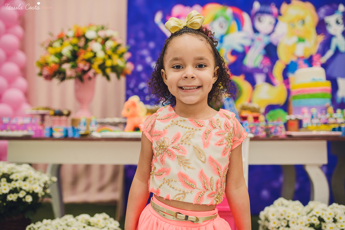 aniversário de 5 anos, da Gabriella, no cerimonial Ratimboom, em Campo Grande, Cariacica, cerimonial excelente para festa infantil, decoração de festa infantil super colorida