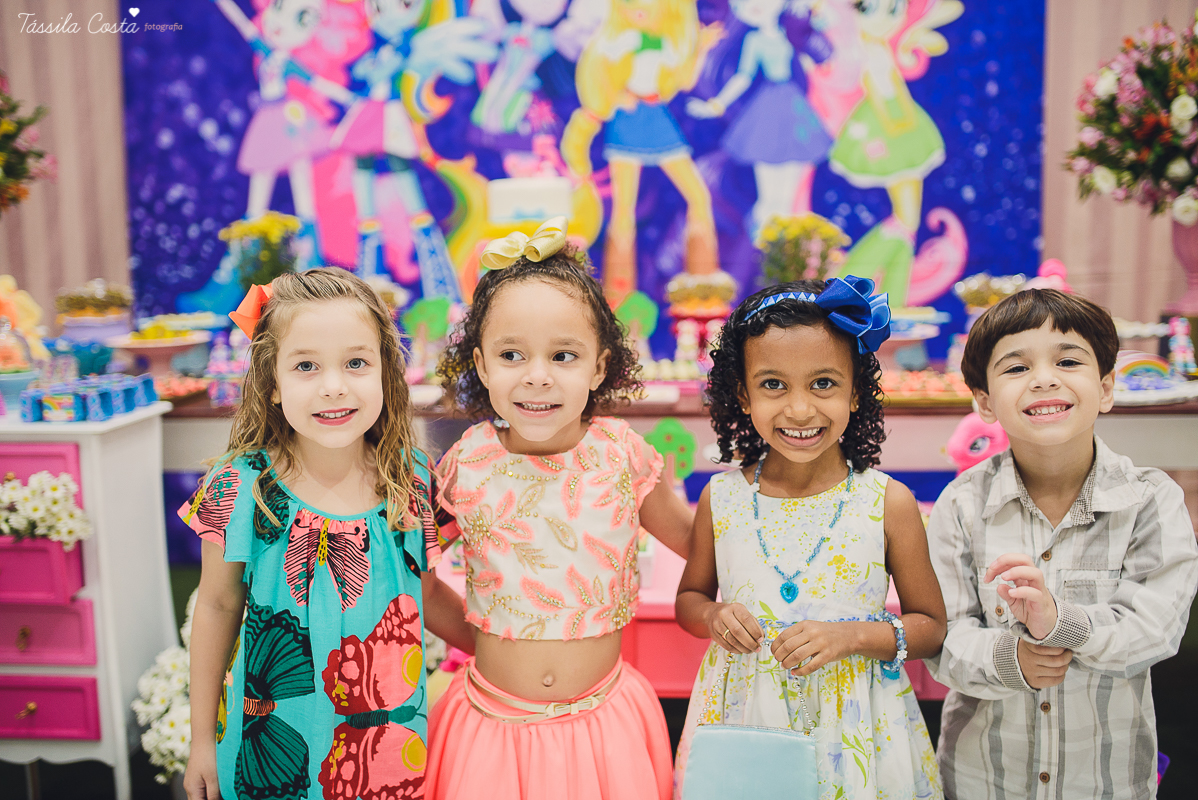 aniversário de 5 anos, da Gabriella, no cerimonial Ratimboom, em Campo Grande, Cariacica, cerimonial excelente para festa infantil, decoração de festa infantil super colorida