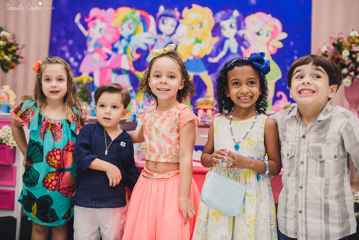 aniversário de 5 anos, da Gabriella, no cerimonial Ratimboom, em Campo Grande, Cariacica, cerimonial excelente para festa infantil, decoração de festa infantil super colorida