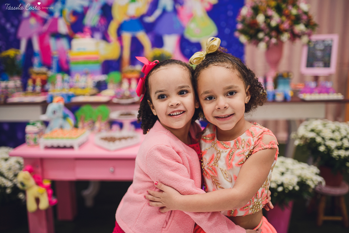 aniversário de 5 anos, da Gabriella, no cerimonial Ratimboom, em Campo Grande, Cariacica, cerimonial excelente para festa infantil, decoração de festa infantil super colorida