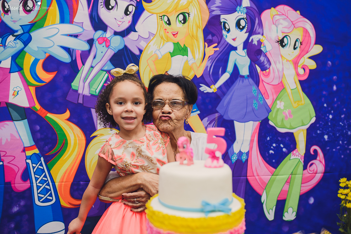 aniversário de 5 anos, da Gabriella, no cerimonial Ratimboom, em Campo Grande, Cariacica, cerimonial excelente para festa infantil, decoração de festa infantil super colorida