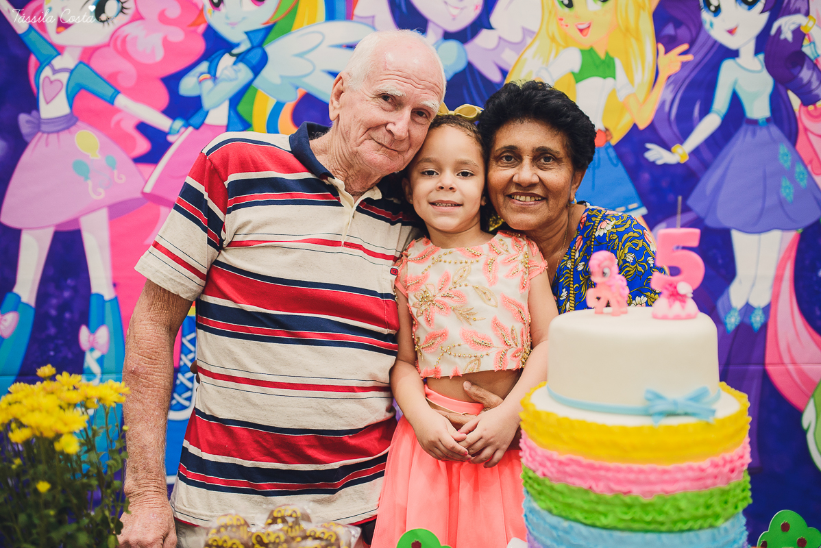 aniversário de 5 anos, da Gabriella, no cerimonial Ratimboom, em Campo Grande, Cariacica, cerimonial excelente para festa infantil, decoração de festa infantil super colorida