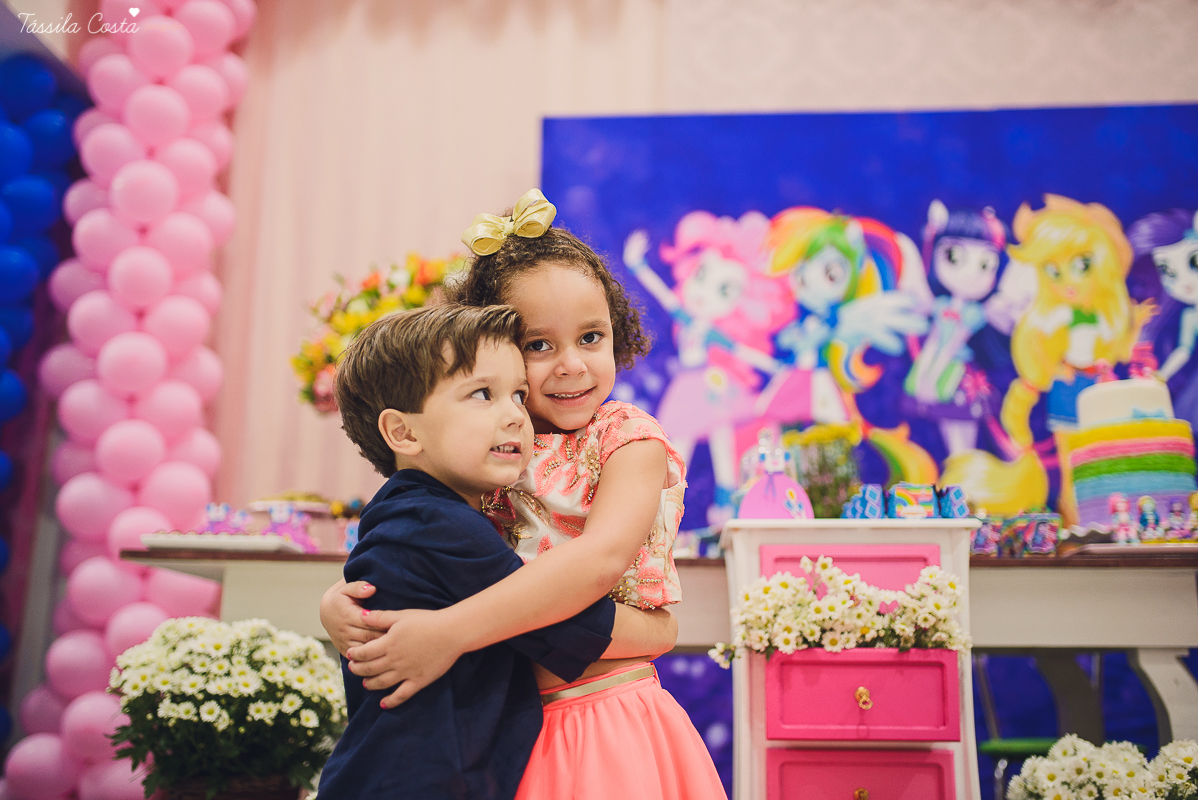 aniversário de 5 anos, da Gabriella, no cerimonial Ratimboom, em Campo Grande, Cariacica, cerimonial excelente para festa infantil, decoração de festa infantil super colorida