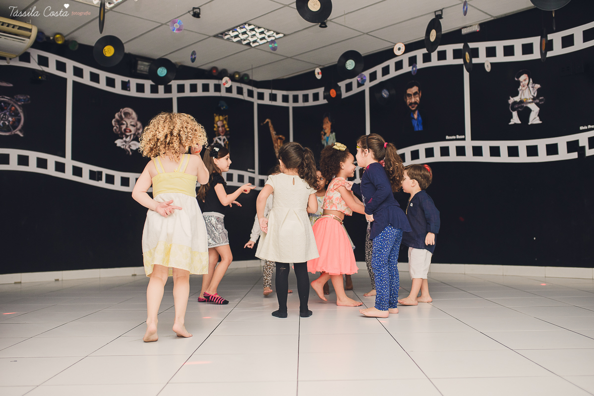 aniversário de 5 anos, da Gabriella, no cerimonial Ratimboom, em Campo Grande, Cariacica, cerimonial excelente para festa infantil, decoração de festa infantil super colorida