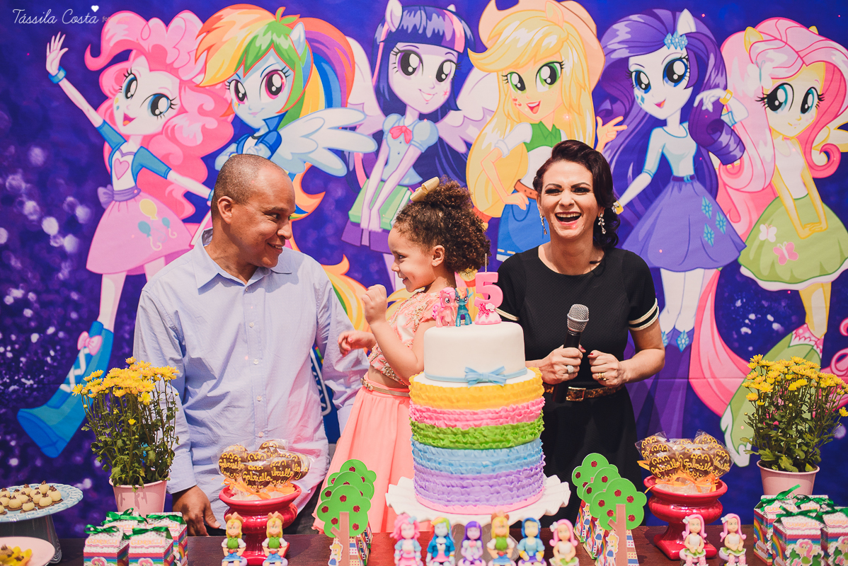 aniversário de 5 anos, da Gabriella, no cerimonial Ratimboom, em Campo Grande, Cariacica, cerimonial excelente para festa infantil, decoração de festa infantil super colorida