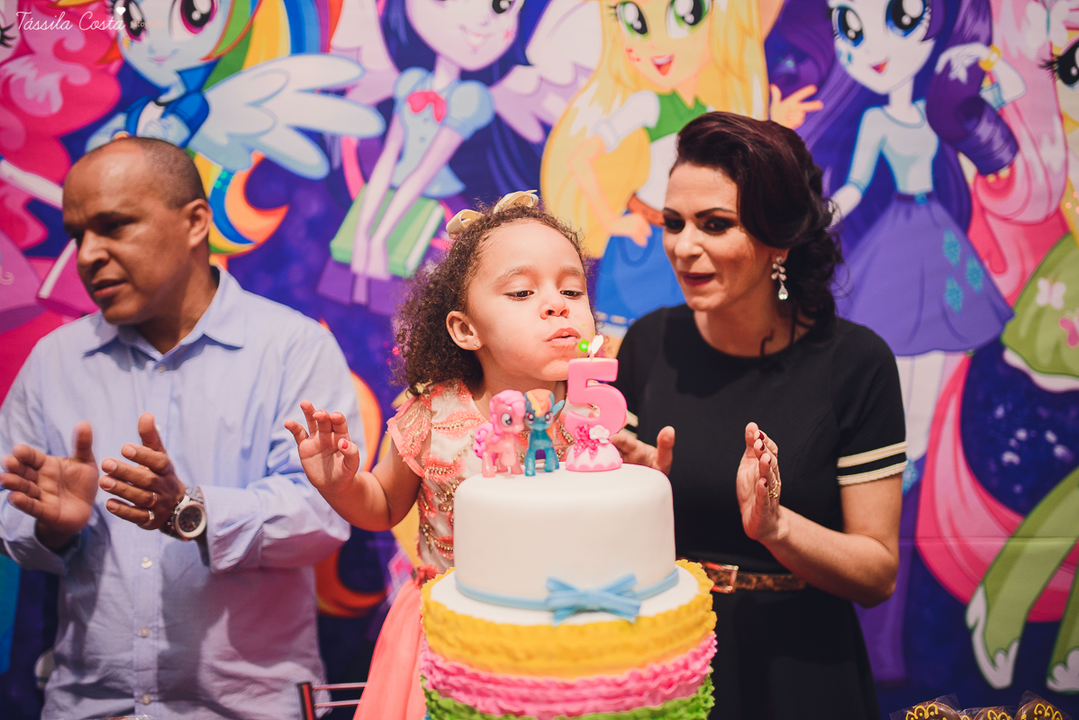 aniversário de 5 anos, da Gabriella, no cerimonial Ratimboom, em Campo Grande, Cariacica, cerimonial excelente para festa infantil, decoração de festa infantil super colorida