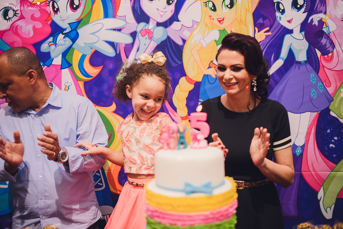 aniversário de 5 anos, da Gabriella, no cerimonial Ratimboom, em Campo Grande, Cariacica, cerimonial excelente para festa infantil, decoração de festa infantil super colorida