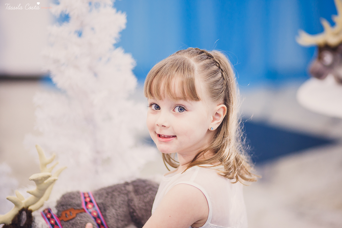 decoração no tema frozen, festa de 4 anos da Pietra, no cerimonial Pirlim Pim Pim, na pracinha de Jardim da Penha, festa de menina de 04 anos, tássila costa fotografia, festa de menina, vix es