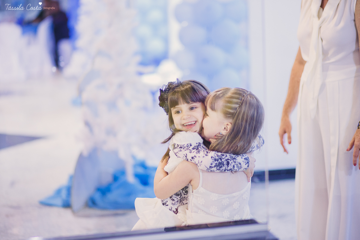 decoração no tema frozen, festa de 4 anos da Pietra, no cerimonial Pirlim Pim Pim, na pracinha de Jardim da Penha, festa de menina de 04 anos, tássila costa fotografia, festa de menina, vix es
