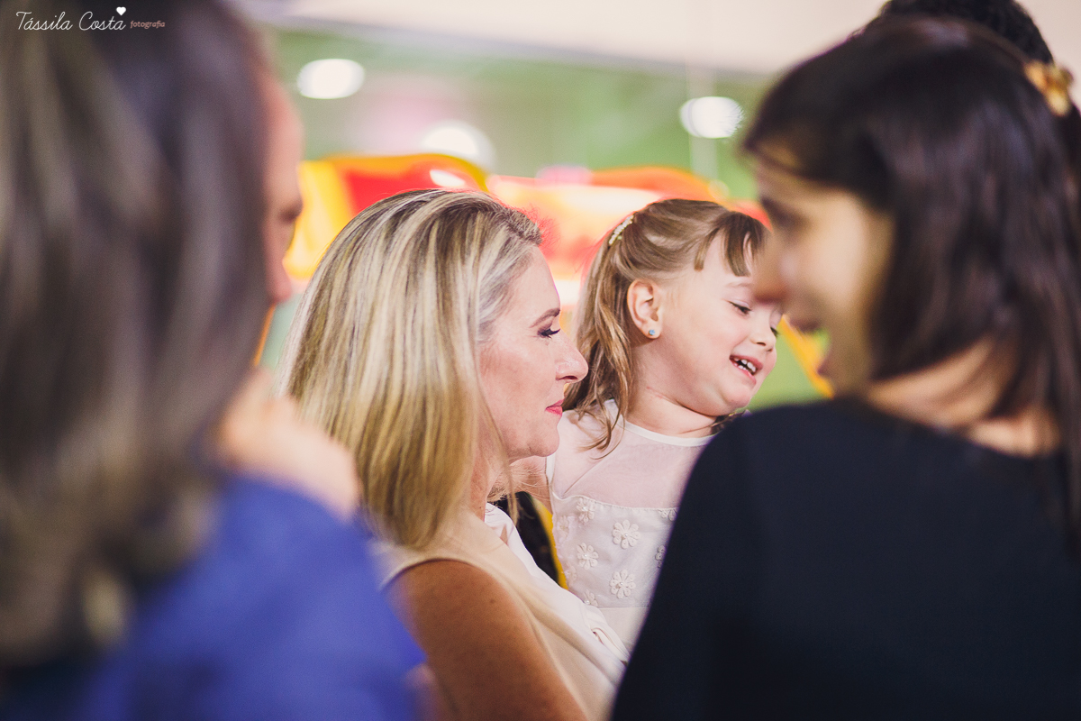 decoração no tema frozen, festa de 4 anos da Pietra, no cerimonial Pirlim Pim Pim, na pracinha de Jardim da Penha, festa de menina de 04 anos, tássila costa fotografia, festa de menina, vix es