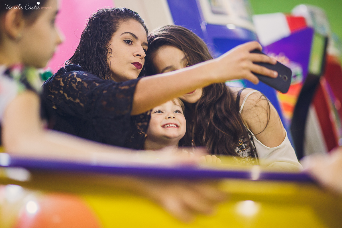 decoração no tema frozen, festa de 4 anos da Pietra, no cerimonial Pirlim Pim Pim, na pracinha de Jardim da Penha, festa de menina de 04 anos, tássila costa fotografia, festa de menina, vix es