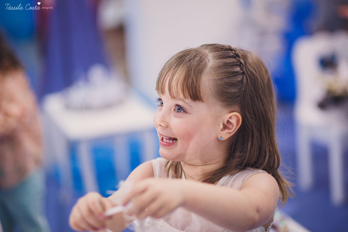 decoração no tema frozen, festa de 4 anos da Pietra, no cerimonial Pirlim Pim Pim, na pracinha de Jardim da Penha, festa de menina de 04 anos, tássila costa fotografia, festa de menina, vix es