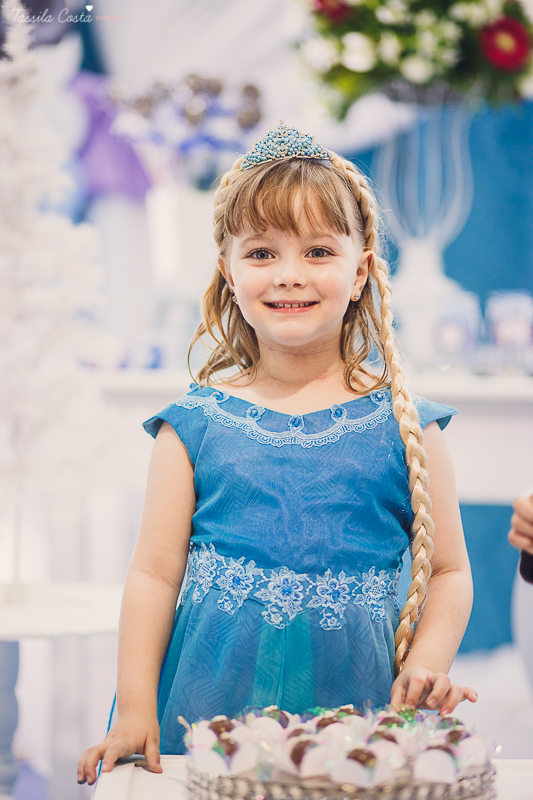 decoração no tema frozen, festa de 4 anos da Pietra, no cerimonial Pirlim Pim Pim, na pracinha de Jardim da Penha, festa de menina de 04 anos, tássila costa fotografia, festa de menina, vix es