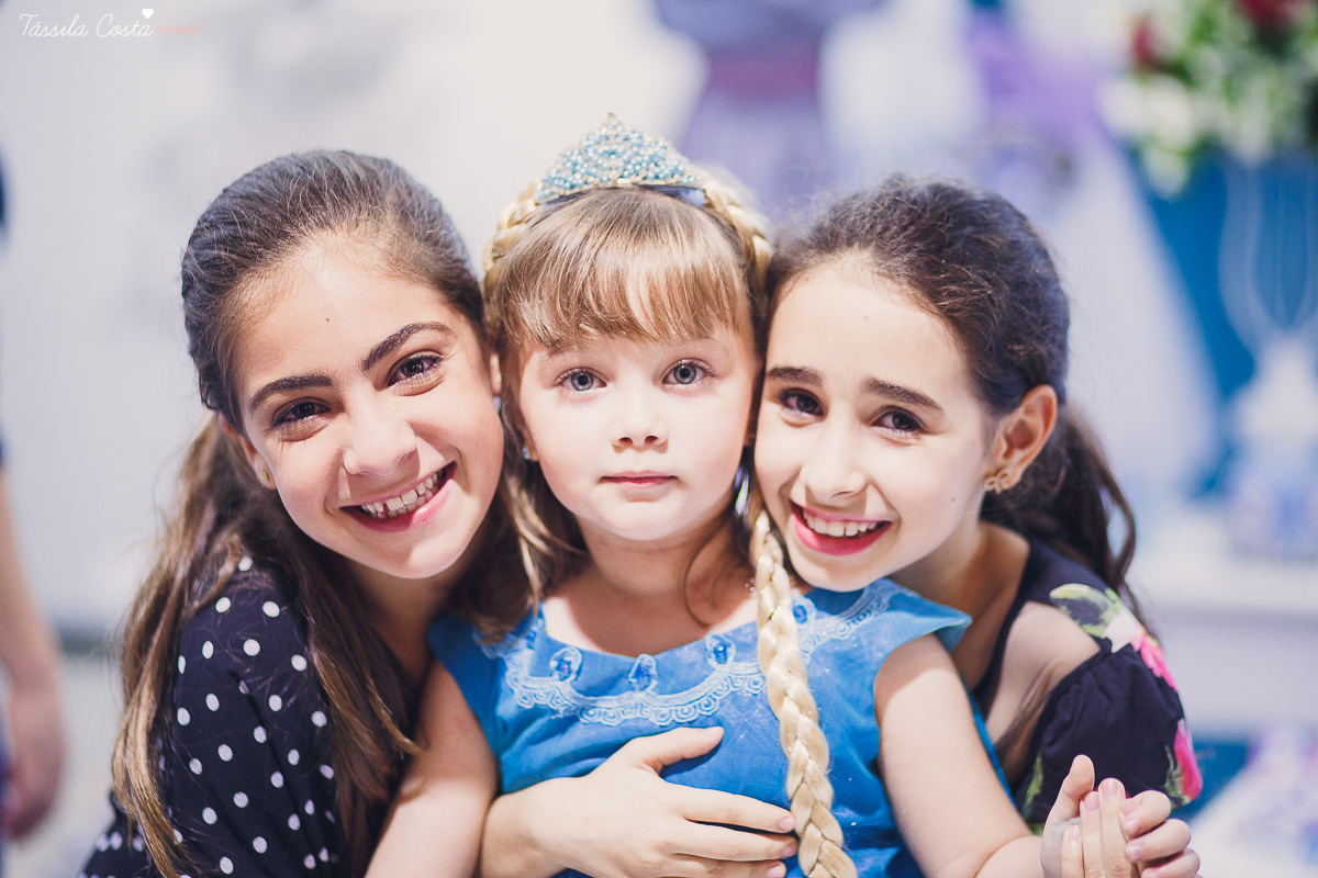 decoração no tema frozen, festa de 4 anos da Pietra, no cerimonial Pirlim Pim Pim, na pracinha de Jardim da Penha, festa de menina de 04 anos, tássila costa fotografia, festa de menina, vix es