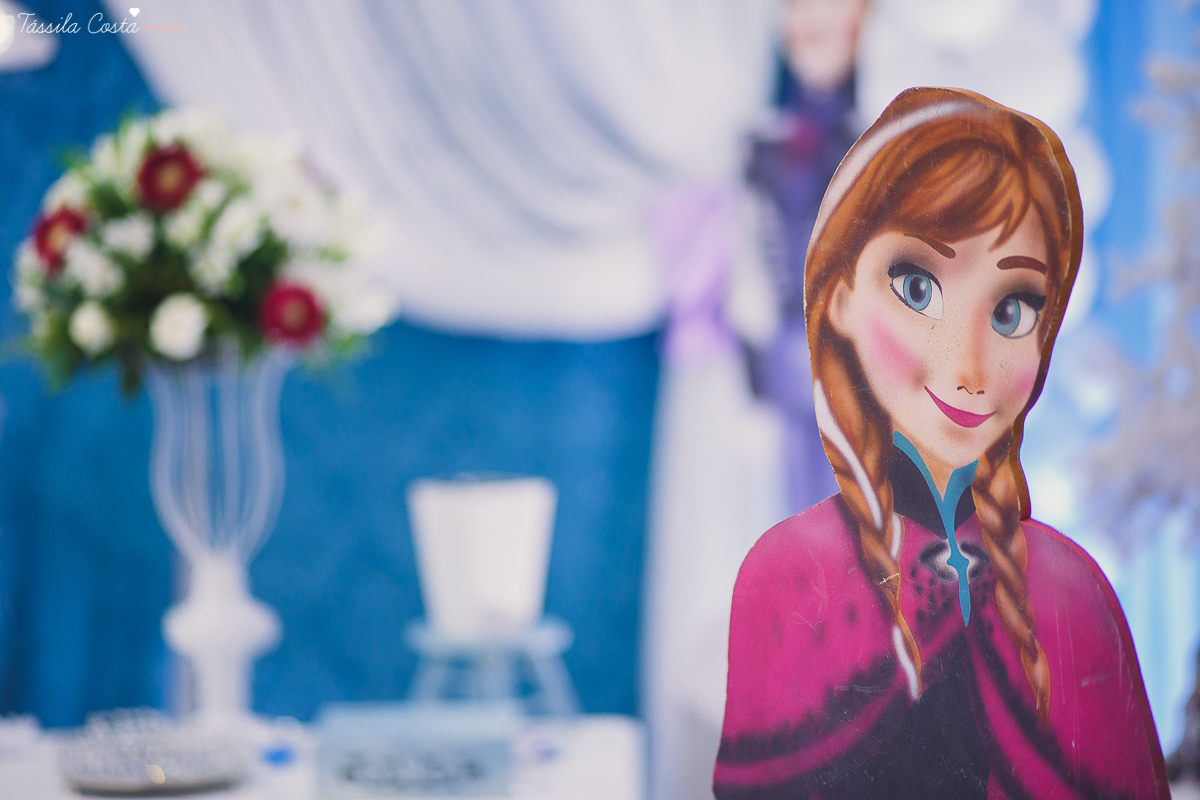 decoração no tema frozen, festa de 4 anos da Pietra, no cerimonial Pirlim Pim Pim, na pracinha de Jardim da Penha, festa de menina de 04 anos, tássila costa fotografia, festa de menina, vix es