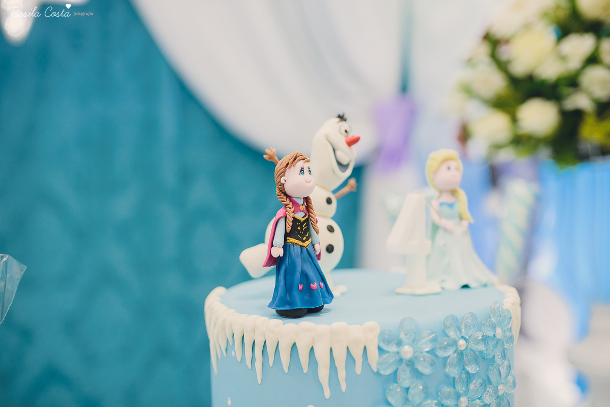 decoração no tema frozen, festa de 4 anos da Pietra, no cerimonial Pirlim Pim Pim, na pracinha de Jardim da Penha, festa de menina de 04 anos, tássila costa fotografia, festa de menina, vix es