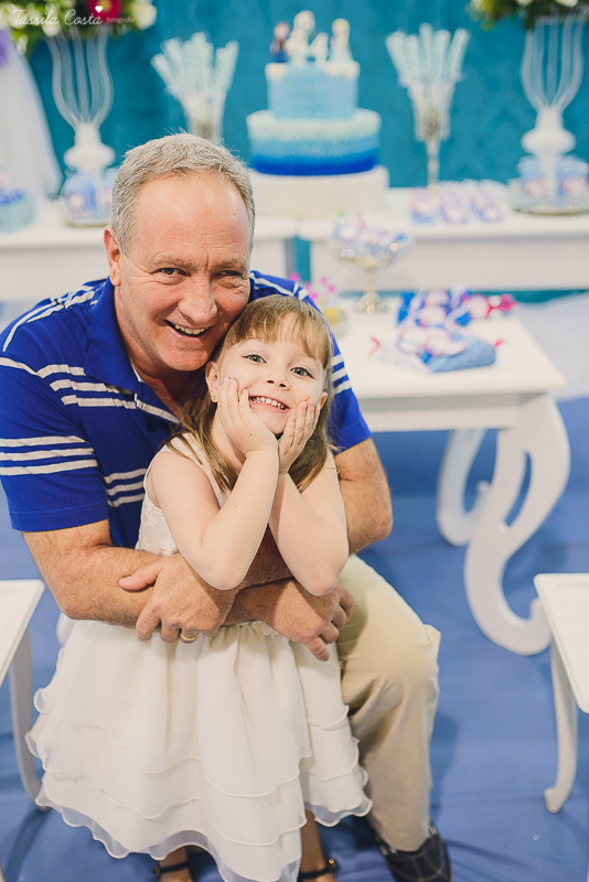 decoração no tema frozen, festa de 4 anos da Pietra, no cerimonial Pirlim Pim Pim, na pracinha de Jardim da Penha, festa de menina de 04 anos, tássila costa fotografia, festa de menina, vix es