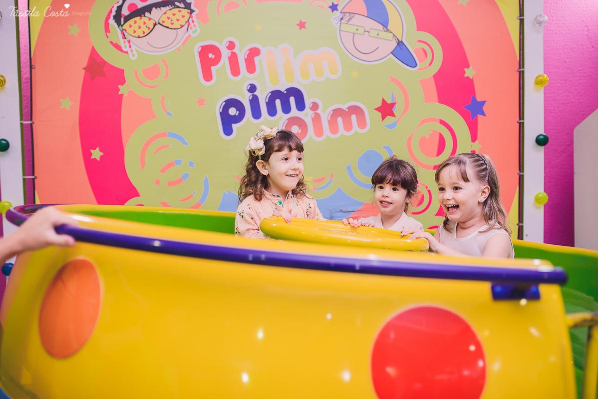 decoração no tema frozen, festa de 4 anos da Pietra, no cerimonial Pirlim Pim Pim, na pracinha de Jardim da Penha, festa de menina de 04 anos, tássila costa fotografia, festa de menina, vix es