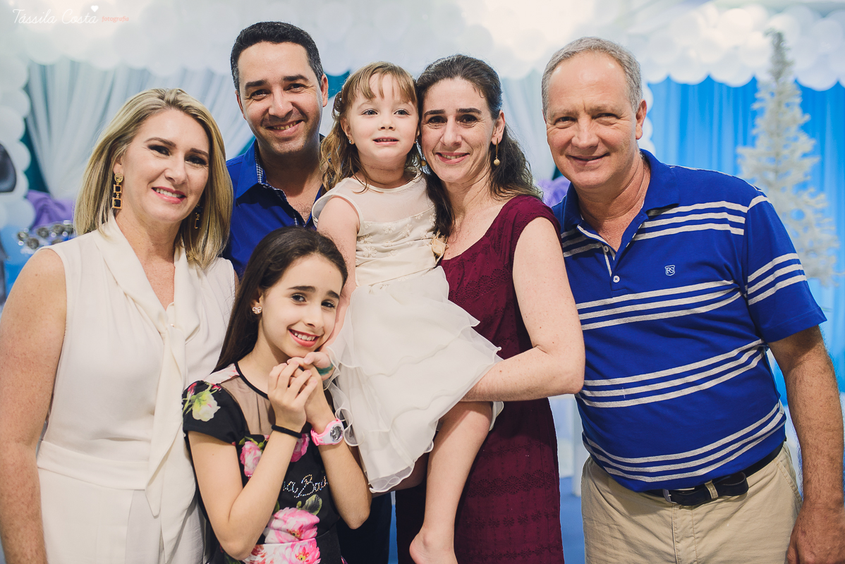 decoração no tema frozen, festa de 4 anos da Pietra, no cerimonial Pirlim Pim Pim, na pracinha de Jardim da Penha, festa de menina de 04 anos, tássila costa fotografia, festa de menina, vix es