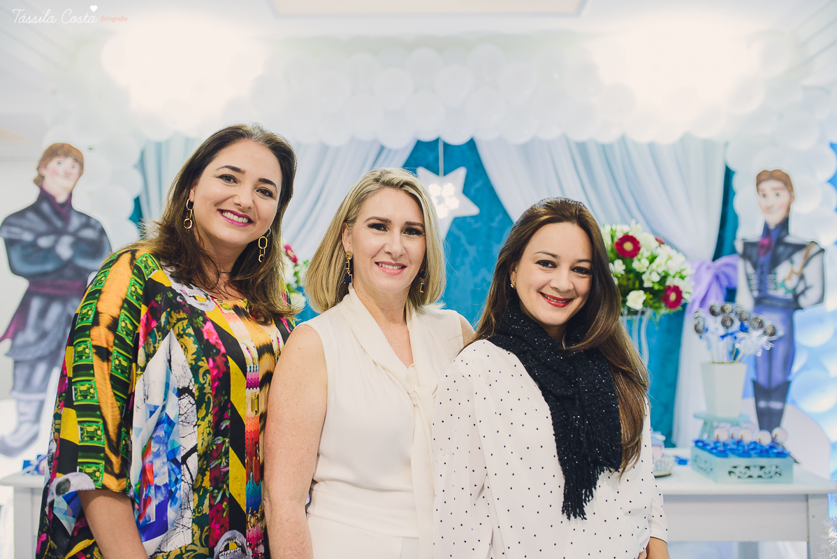 decoração no tema frozen, festa de 4 anos da Pietra, no cerimonial Pirlim Pim Pim, na pracinha de Jardim da Penha, festa de menina de 04 anos, tássila costa fotografia, festa de menina, vix es