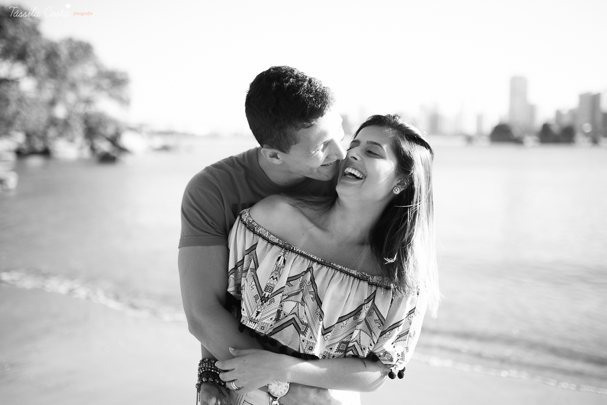 foto de casal em vitoria, fotografo de casal em vitoria, foto de casal em vila velha, fotografo de casal es, tassila costa, tassila costa fotografia, casamento no espirito santo, ensaio externo no espirito santo, ensaio externo na praia, ilha do frade, il