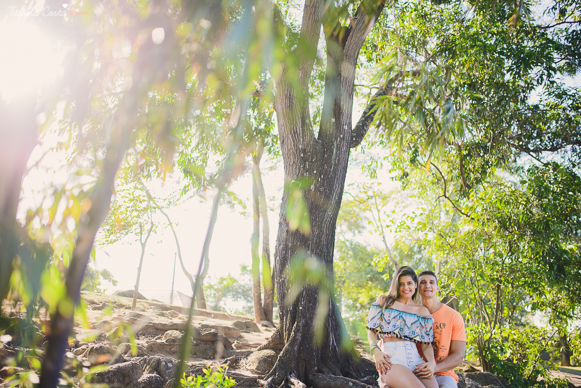 foto de casal em vitoria, fotografo de casal em vitoria, foto de casal em vila velha, fotografo de casal es, tassila costa, tassila costa fotografia, casamento no espirito santo, ensaio externo no espirito santo, ensaio externo na praia, ilha do frade, il