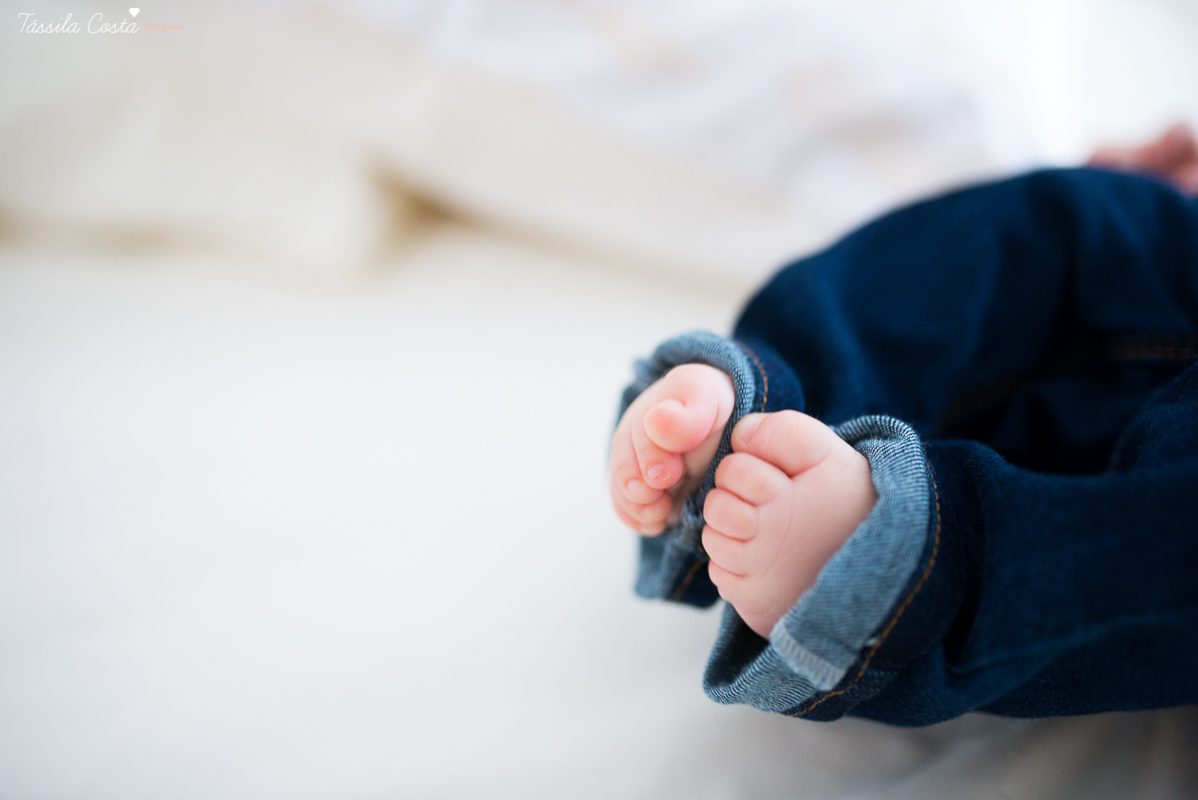 sessão de fotos em casa, do baby Pedro Henrique, fotos do seu acompanhamento trimestral, em vitória es, fotos lifestyle, família querida, fotos com tássila costa