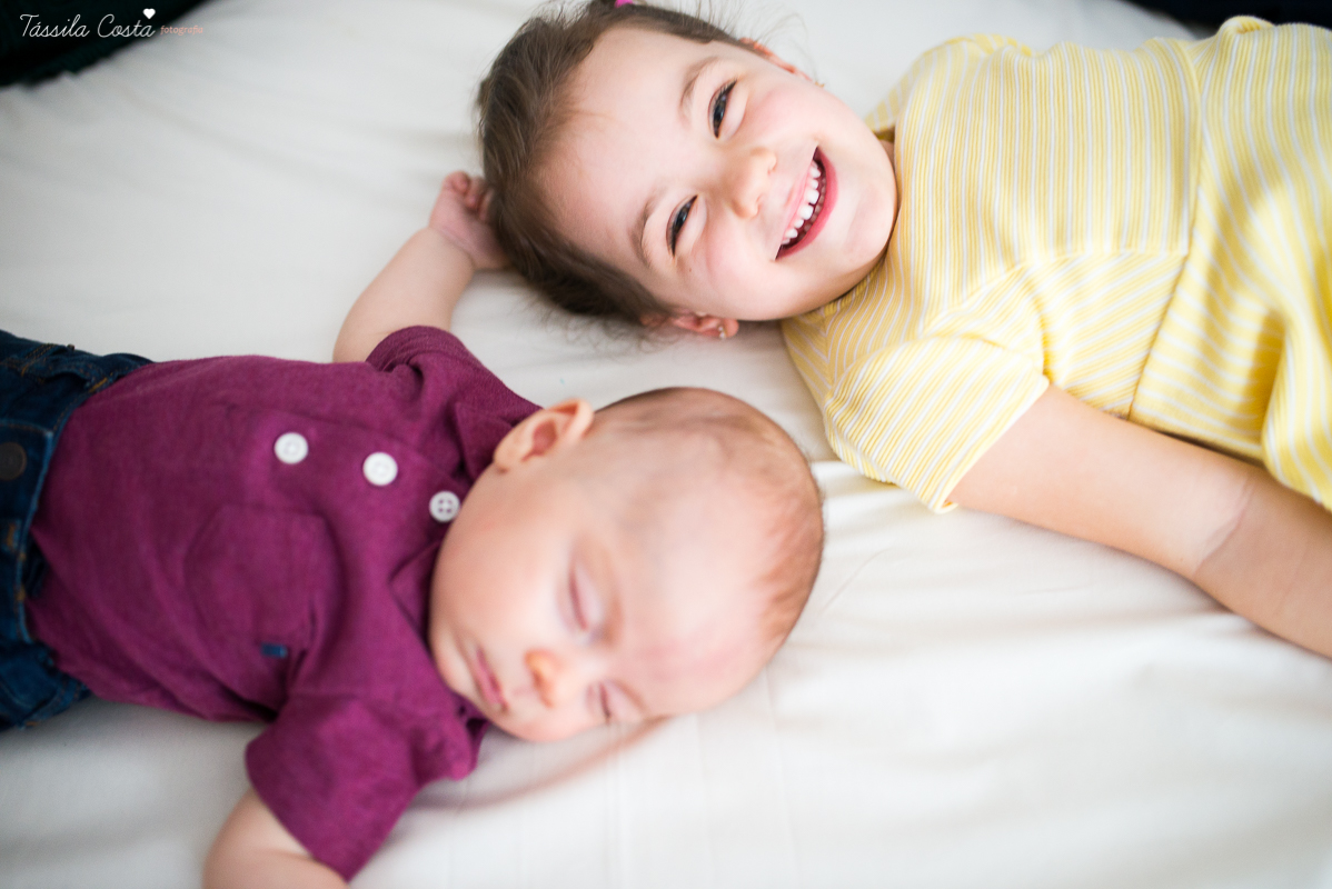 sessão de fotos em casa, do baby Pedro Henrique, fotos do seu acompanhamento trimestral, em vitória es, fotos lifestyle, família querida, fotos com tássila costa