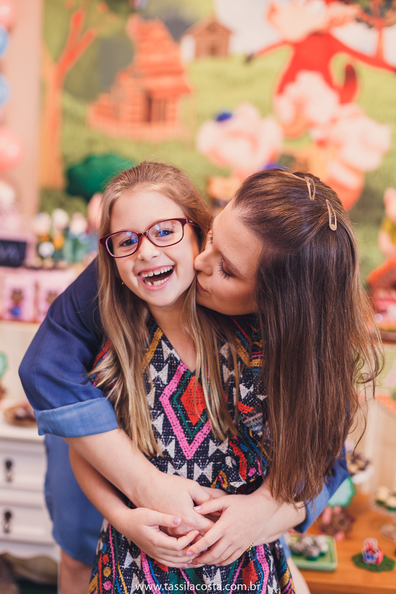 festa no tema 3 porquinhos, da Luisa 2 anos, no cerimonial Na Brinca, em Vitória ES, Tássila Costa fotografia, festa de menina, aniversário de menina, fotografia de festa infantil, Espírito Santo, mãe de duas, tema diferente para aniversário de 2 anos 