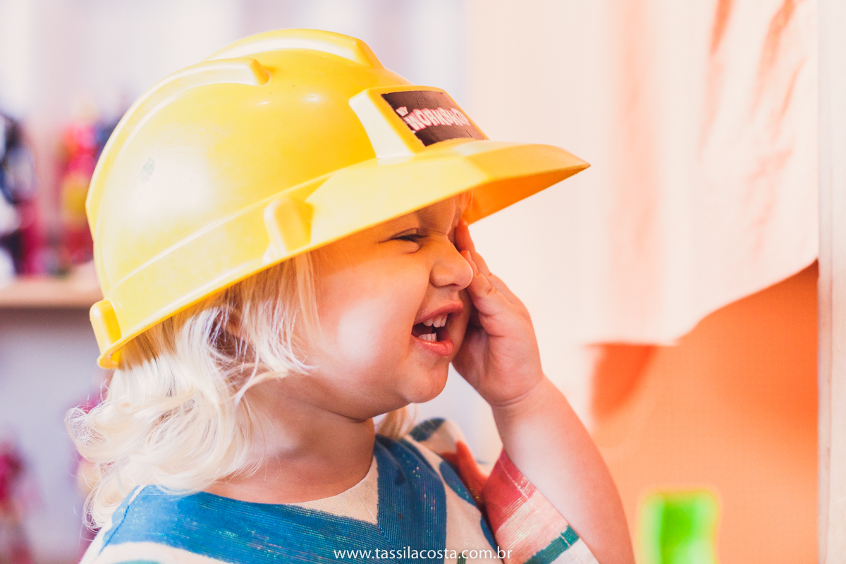 festa no tema 3 porquinhos, da Luisa 2 anos, no cerimonial Na Brinca, em Vitória ES, Tássila Costa fotografia, festa de menina, aniversário de menina, fotografia de festa infantil, Espírito Santo, mãe de duas, tema diferente para aniversário de 2 anos 