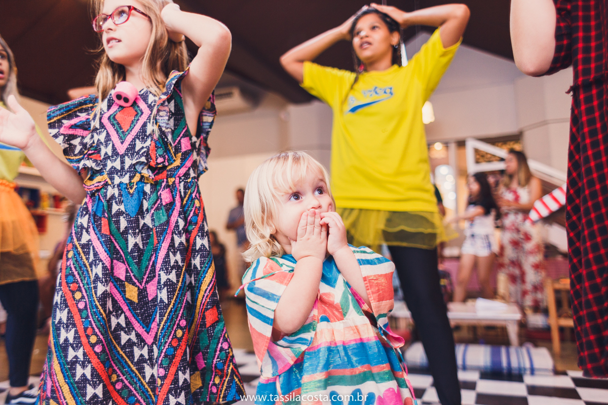 festa no tema 3 porquinhos, da Luisa 2 anos, no cerimonial Na Brinca, em Vitória ES, Tássila Costa fotografia, festa de menina, aniversário de menina, fotografia de festa infantil, Espírito Santo, mãe de duas, tema diferente para aniversário de 2 anos 