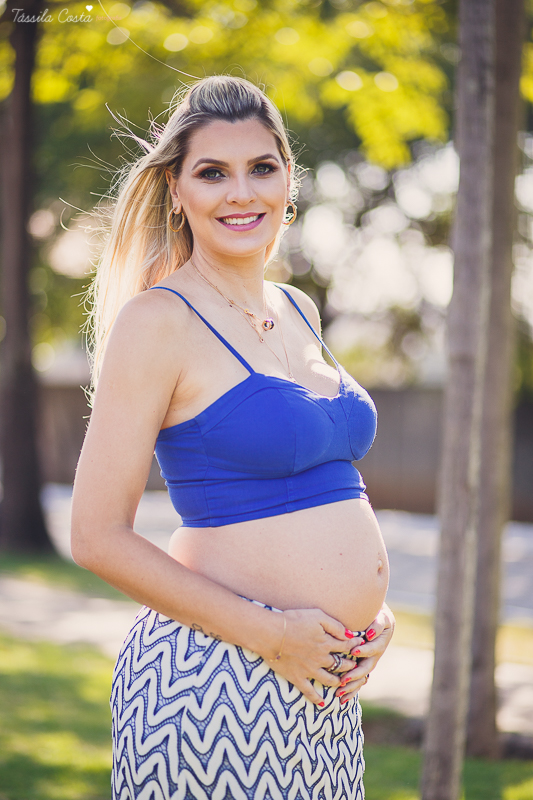 irmãs que engravidaram juntas, fazem ensaio fotográfico juntas, emocionante, em Vitória ES, local escolhido para as fotos foi a Ilha do Frade, lugar lindo para fotos de gestante em Vitória es