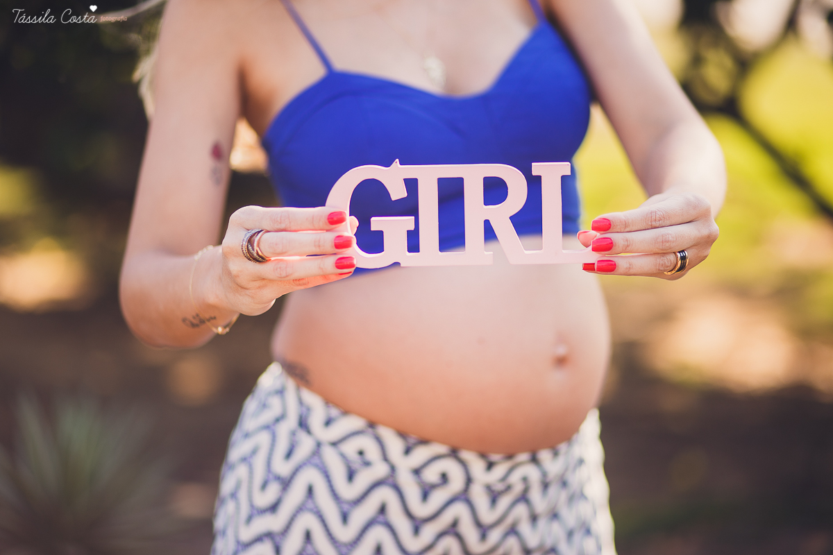 irmãs que engravidaram juntas, fazem ensaio fotográfico juntas, emocionante, em Vitória ES, local escolhido para as fotos foi a Ilha do Frade, lugar lindo para fotos de gestante em Vitória es