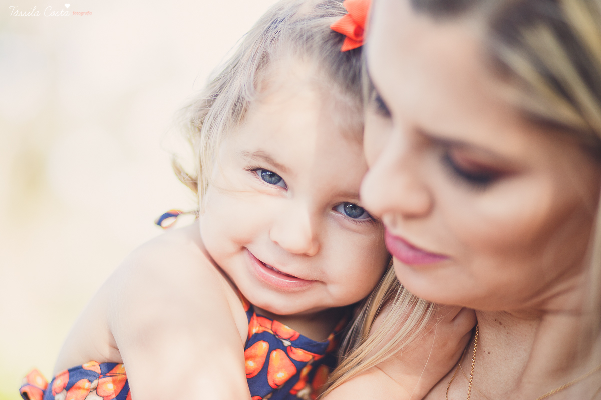 irmãs que engravidaram juntas, fazem ensaio fotográfico juntas, emocionante, em Vitória ES, local escolhido para as fotos foi a Ilha do Frade, lugar lindo para fotos de gestante em Vitória es