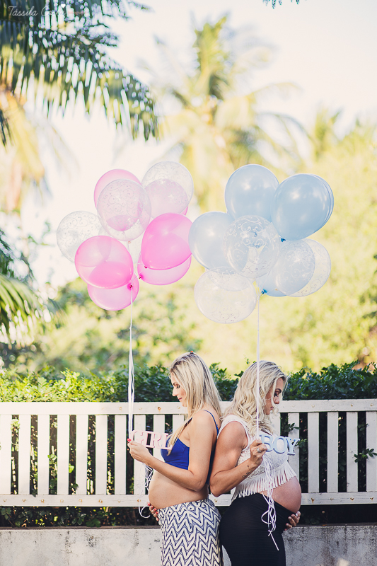 irmãs que engravidaram juntas, fazem ensaio fotográfico juntas, emocionante, em Vitória ES, local escolhido para as fotos foi a Ilha do Frade, lugar lindo para fotos de gestante em Vitória es