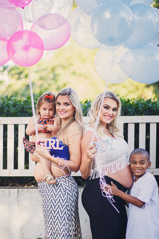 irmãs que engravidaram juntas, fazem ensaio fotográfico juntas, emocionante, em Vitória ES, local escolhido para as fotos foi a Ilha do Frade, lugar lindo para fotos de gestante em Vitória es