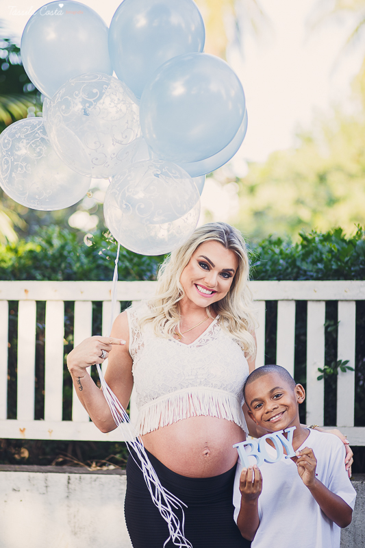 irmãs que engravidaram juntas, fazem ensaio fotográfico juntas, emocionante, em Vitória ES, local escolhido para as fotos foi a Ilha do Frade, lugar lindo para fotos de gestante em Vitória es