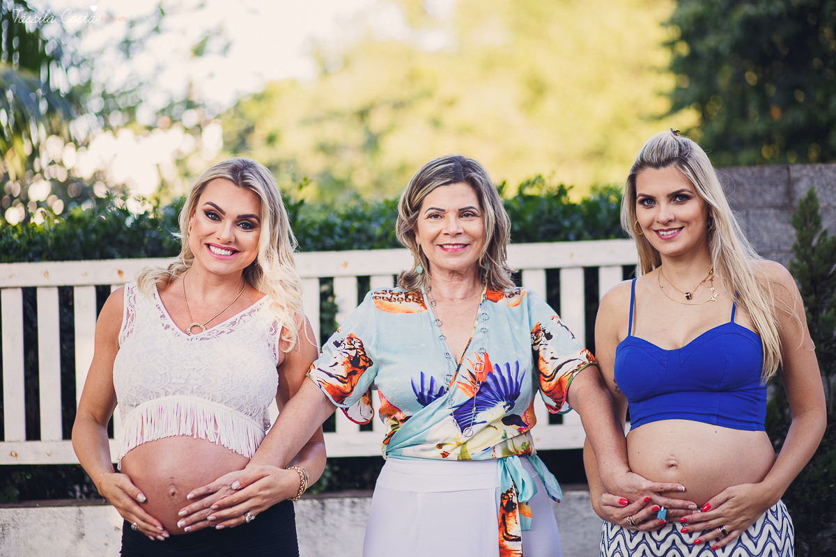 irmãs que engravidaram juntas, fazem ensaio fotográfico juntas, emocionante, em Vitória ES, local escolhido para as fotos foi a Ilha do Frade, lugar lindo para fotos de gestante em Vitória es
