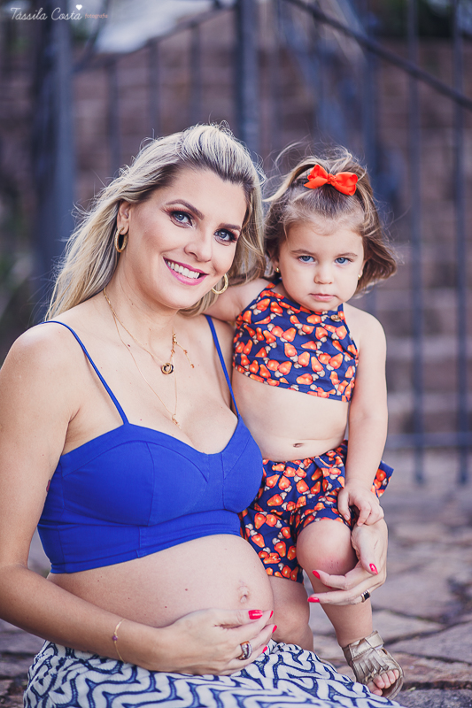 irmãs que engravidaram juntas, fazem ensaio fotográfico juntas, emocionante, em Vitória ES, local escolhido para as fotos foi a Ilha do Frade, lugar lindo para fotos de gestante em Vitória es