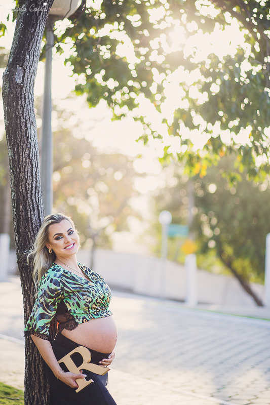 irmãs que engravidaram juntas, fazem ensaio fotográfico juntas, emocionante, em Vitória ES, local escolhido para as fotos foi a Ilha do Frade, lugar lindo para fotos de gestante em Vitória es