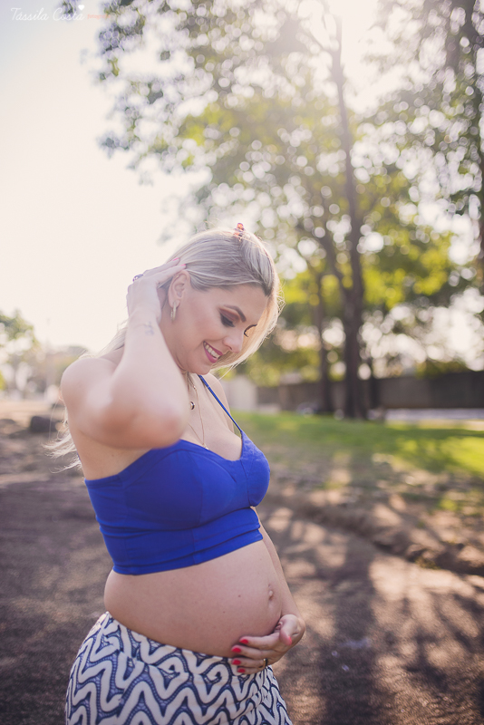 irmãs que engravidaram juntas, fazem ensaio fotográfico juntas, emocionante, em Vitória ES, local escolhido para as fotos foi a Ilha do Frade, lugar lindo para fotos de gestante em Vitória es
