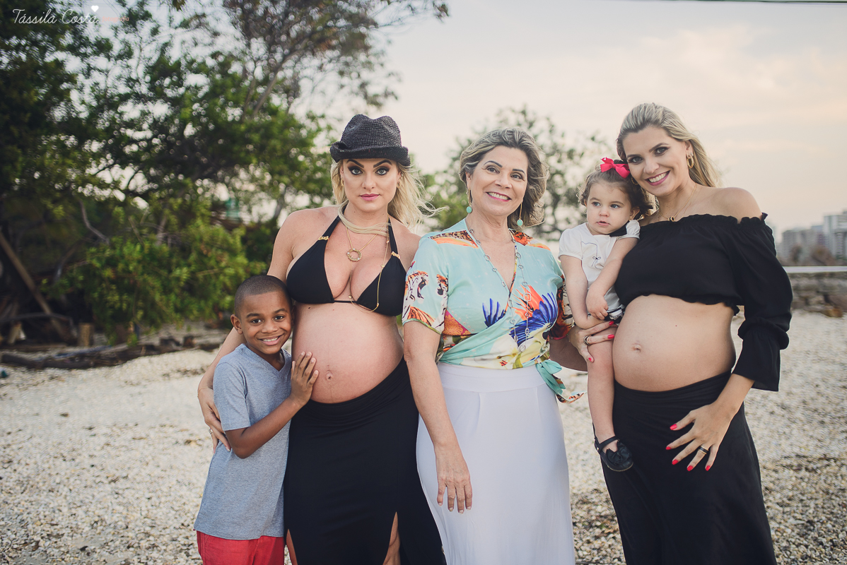 irmãs que engravidaram juntas, fazem ensaio fotográfico juntas, emocionante, em Vitória ES, local escolhido para as fotos foi a Ilha do Frade, lugar lindo para fotos de gestante em Vitória es