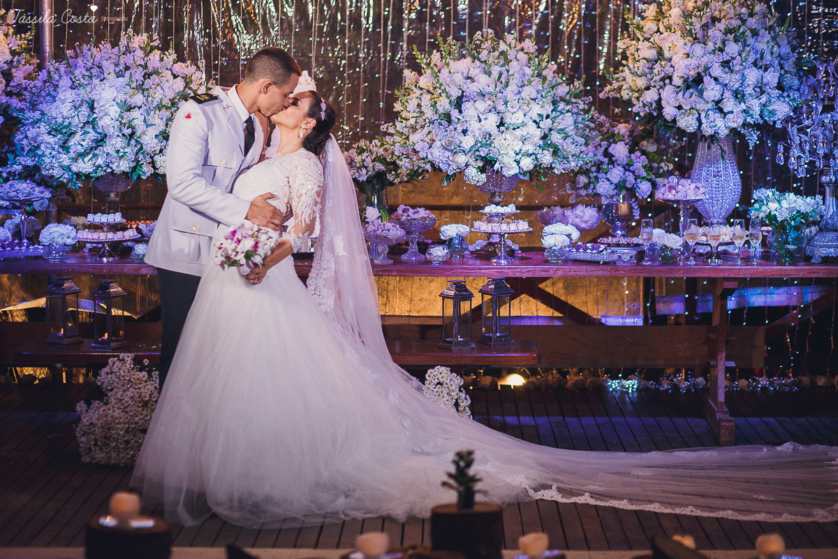 fotos de casamento realizado em Guarapari, litoral do Espírito Santo, sítio dos sonhos para fazer festa de casamento em Guarapari, noivos lindos e apaixonados, fotografia de casamento vitória es