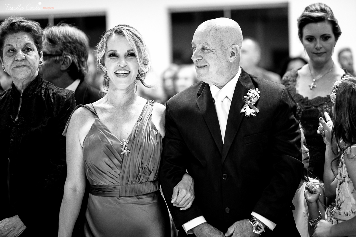 fotos de casamento realizado em Guarapari, litoral do Espírito Santo, sítio dos sonhos para fazer festa de casamento em Guarapari, noivos lindos e apaixonados, fotografia de casamento vitória es