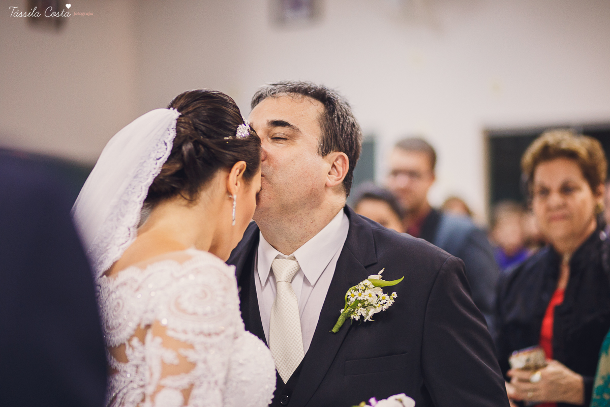 fotos de casamento realizado em Guarapari, litoral do Espírito Santo, sítio dos sonhos para fazer festa de casamento em Guarapari, noivos lindos e apaixonados, fotografia de casamento vitória es