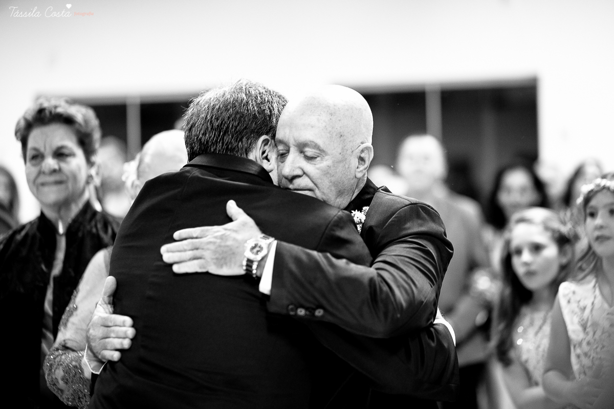 fotos de casamento realizado em Guarapari, litoral do Espírito Santo, sítio dos sonhos para fazer festa de casamento em Guarapari, noivos lindos e apaixonados, fotografia de casamento vitória es