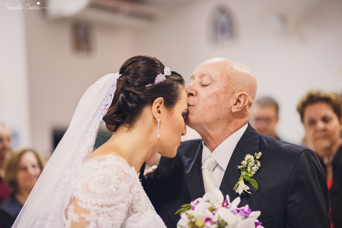 fotos de casamento realizado em Guarapari, litoral do Espírito Santo, sítio dos sonhos para fazer festa de casamento em Guarapari, noivos lindos e apaixonados, fotografia de casamento vitória es