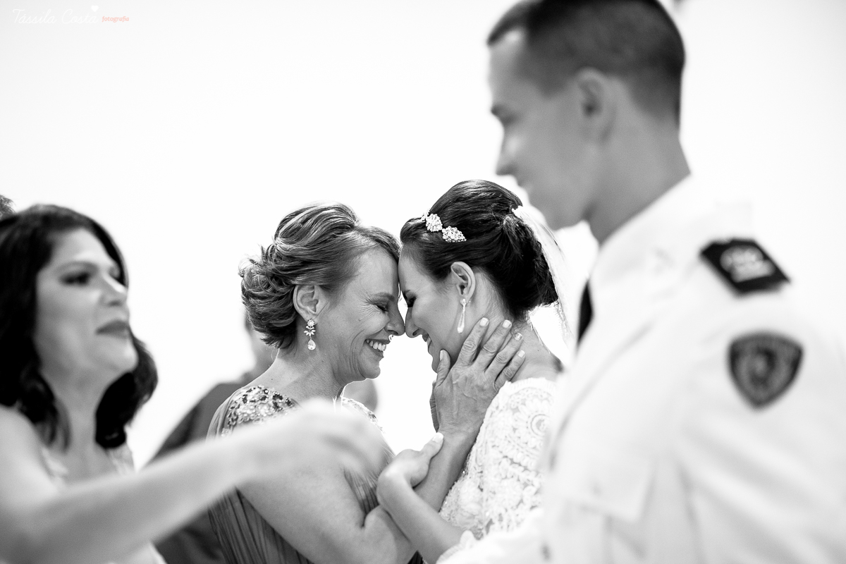 fotos de casamento realizado em Guarapari, litoral do Espírito Santo, sítio dos sonhos para fazer festa de casamento em Guarapari, noivos lindos e apaixonados, fotografia de casamento vitória es