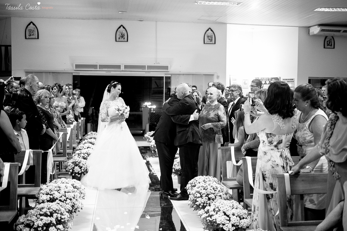 fotos de casamento realizado em Guarapari, litoral do Espírito Santo, sítio dos sonhos para fazer festa de casamento em Guarapari, noivos lindos e apaixonados, fotografia de casamento vitória es