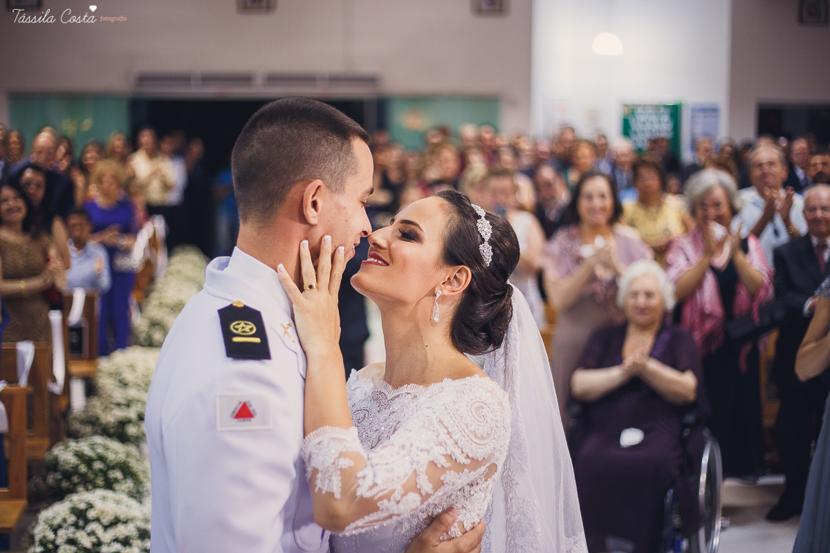 fotos de casamento realizado em Guarapari, litoral do Espírito Santo, sítio dos sonhos para fazer festa de casamento em Guarapari, noivos lindos e apaixonados, fotografia de casamento vitória es